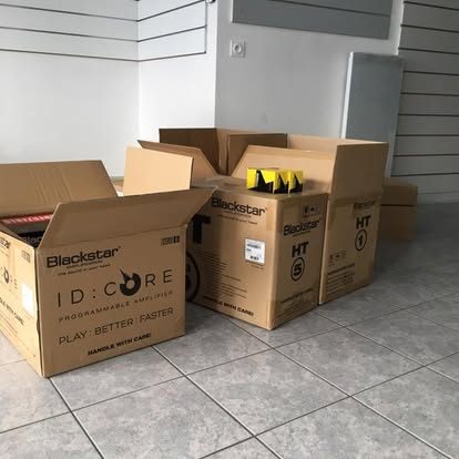 Déballage des premiers amplis